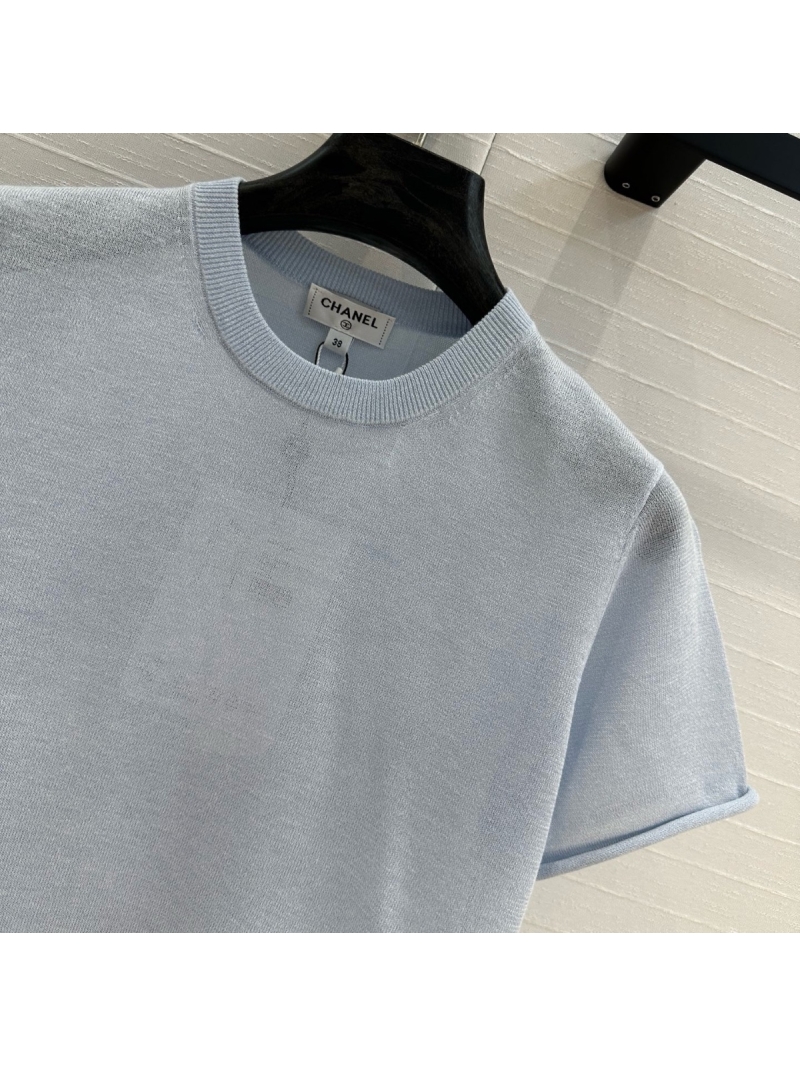  Chanel Coco Girl 25SS Dopamine Knit Short-Sleeve Top light blue – Elegant and Versatile
