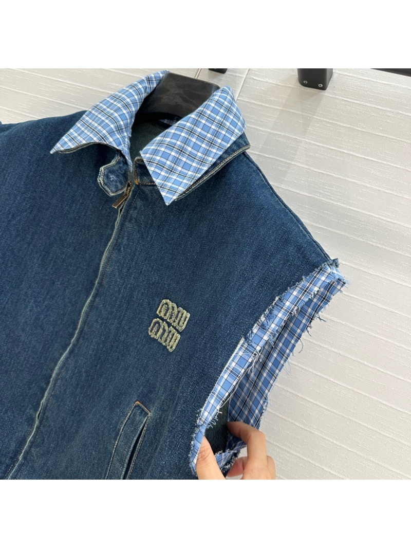 Miu Miu Spring 2025 Denim Vest with Detachable Plaid Collar – Trendy and Versatile