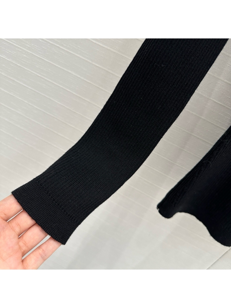 Valentino Elegant Lace-Trimmed V-Neck Ribbed Knit Sweater