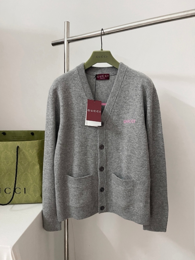 Gucci New Pink Embroidered Knit Cardigan – Effortless Elegance in Soft Grey