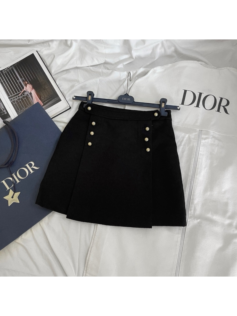 Dior CD New Pearl Button Mini Skirt – Timeless Elegance in Black