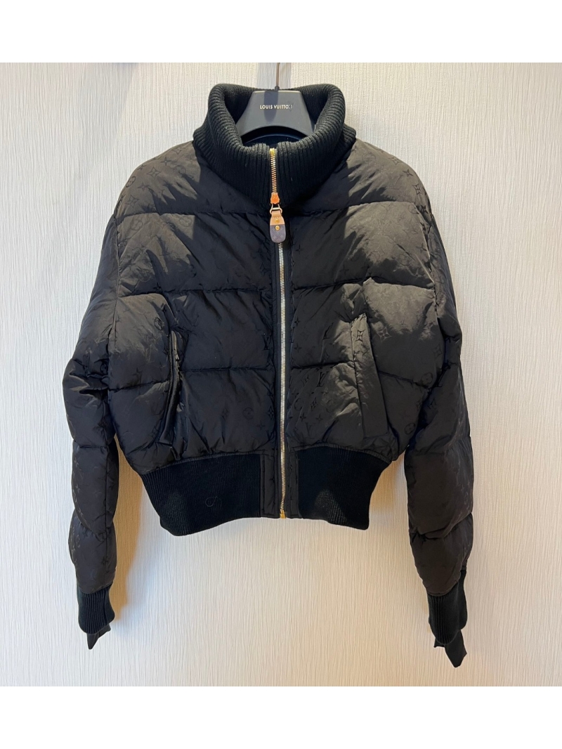 Louis Vuitton LV Cropped Down Jacket with High-Waist Design. Black