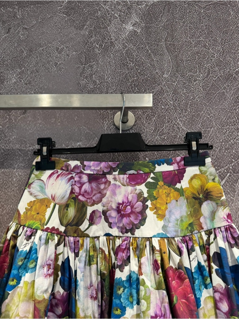 Dolce Gabbana D&G Early Spring 2024 High-Waist Pleated Skirt