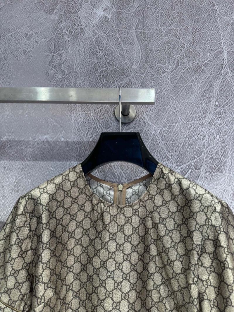 Gucci Vintage Silk Luxurious Floral Silk Blouse in Monogram Print