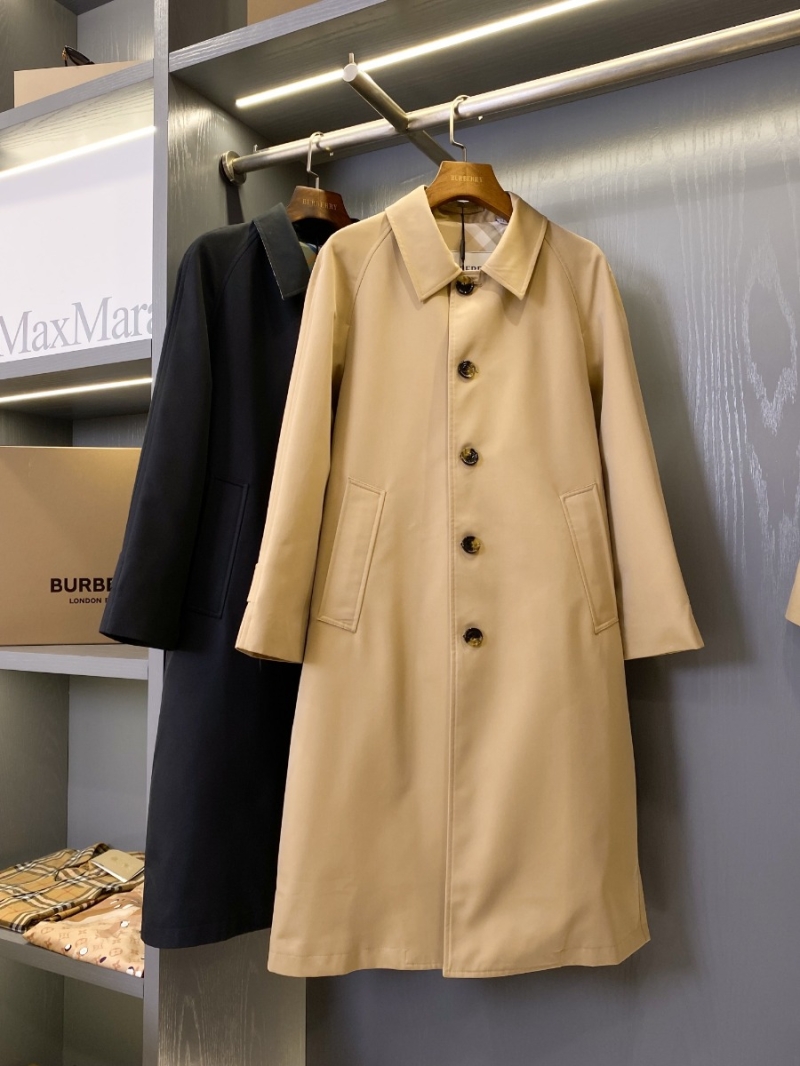 Burberry Early Spring Collection Lightweight Trench Coat in Linen Beige