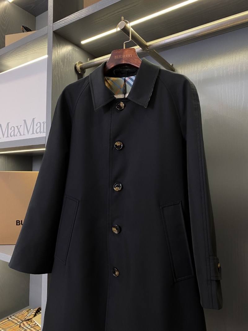 Burberry Early Spring Collection Lightweight Trench Coat in Linen Black