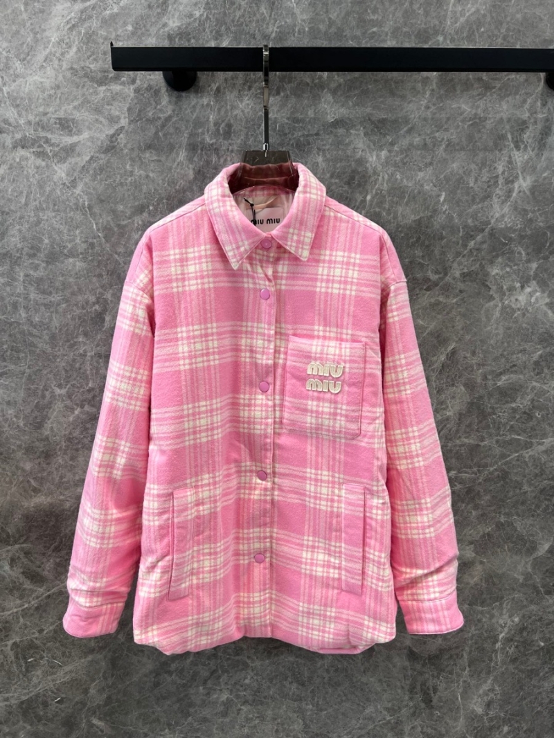 Miu Miu 24 FW Plaid Embroidered Pocket Down Jacket. Pink