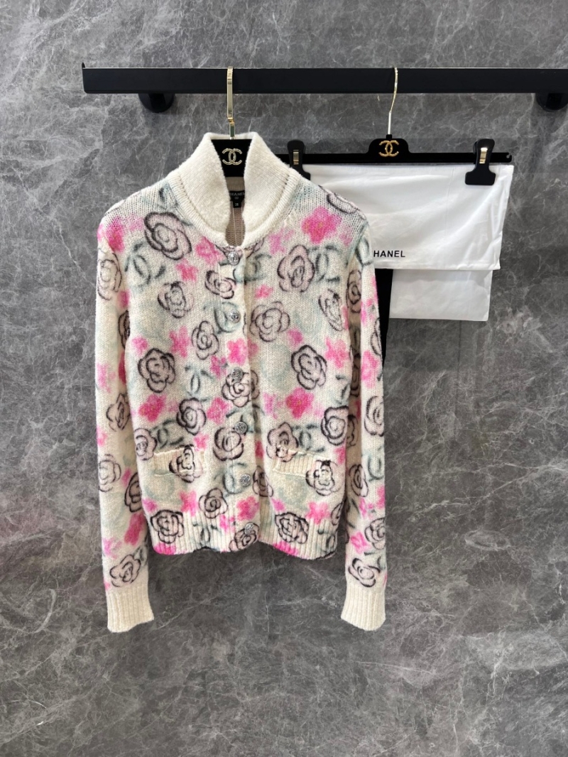 Chanel 24N Coco Neige Ski Collection Elegant Camellia Button Cashmere Cardigan - White