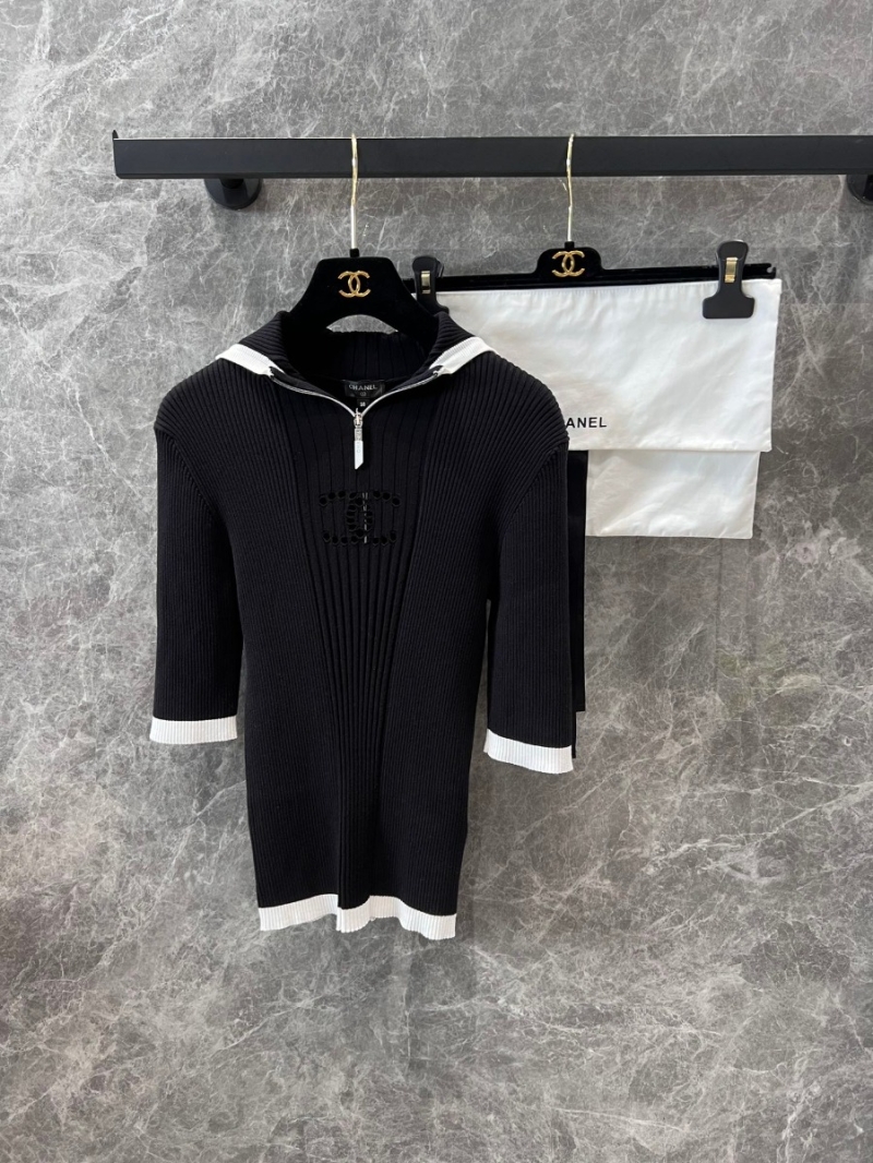 Chanel SS25 Contrast-Trim Hooded Knit Top. Black