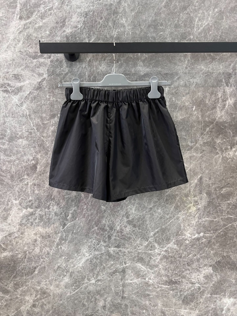 Prada 25SS Early Spring Chic Triangle-Logo Casual Shorts Black