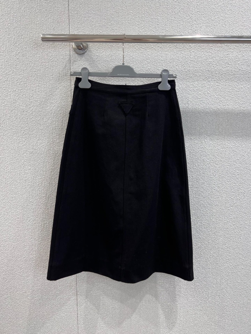 Prada 25SS Sleek Buttoned Skirt Black