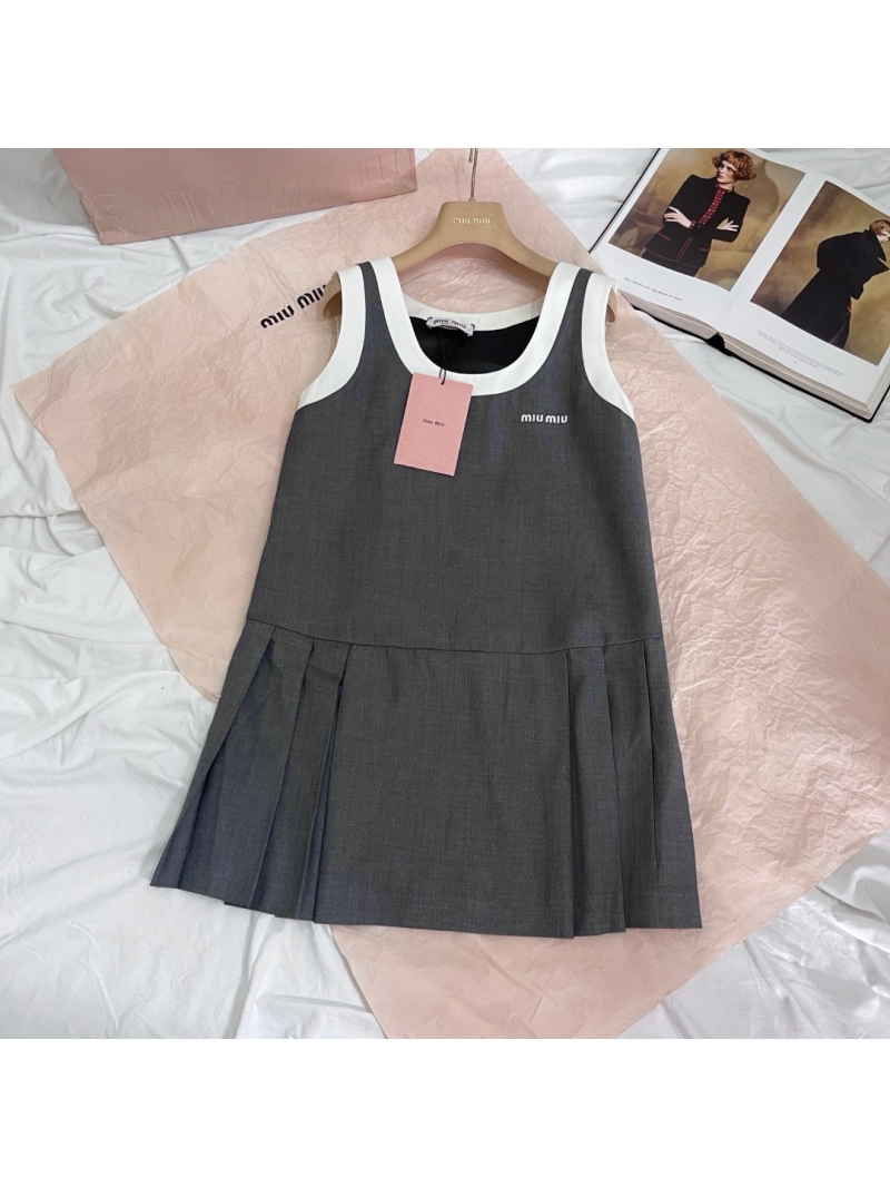 MiuMiu 25SS Gray Sleeveless Low-Round Neck Pleated Hem Wool Dress