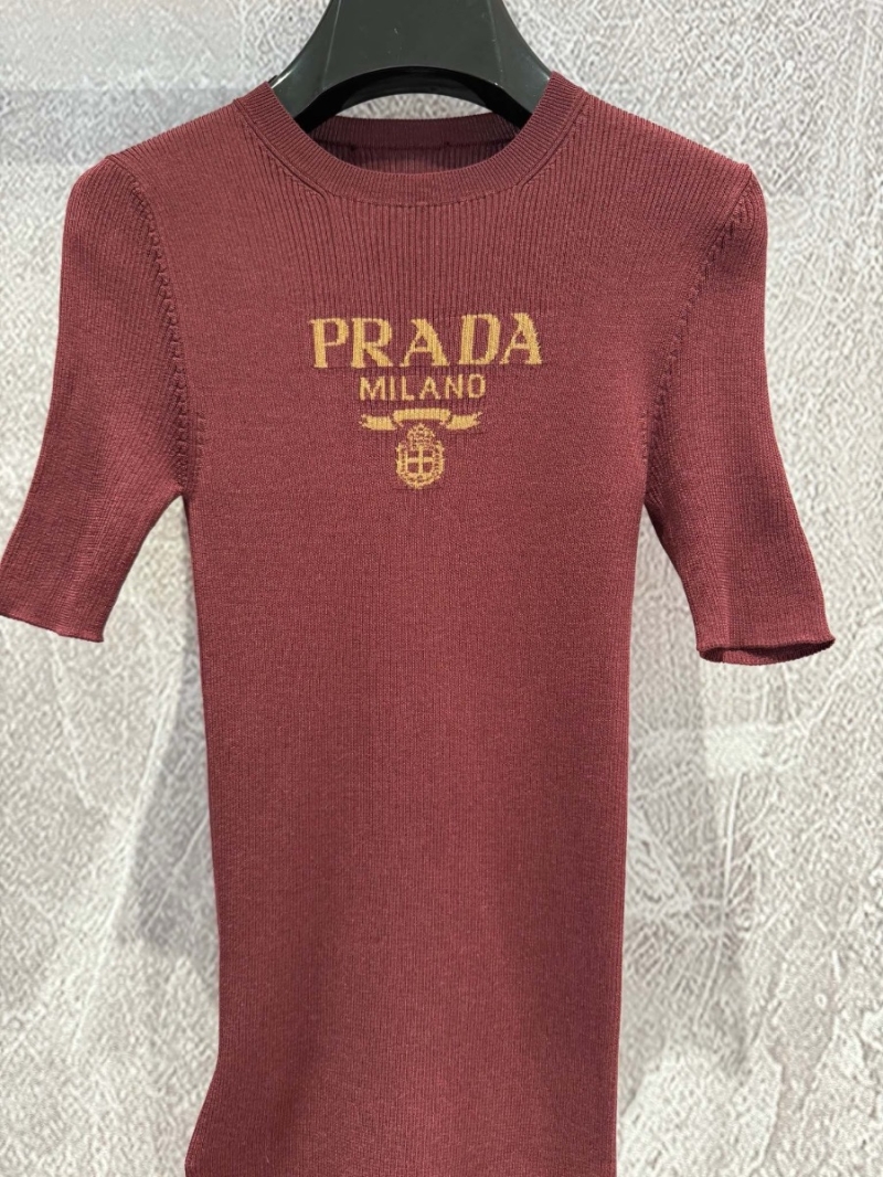 Prada New Knit Short Sleeve: Unmatched Comfort and Timeless Wine