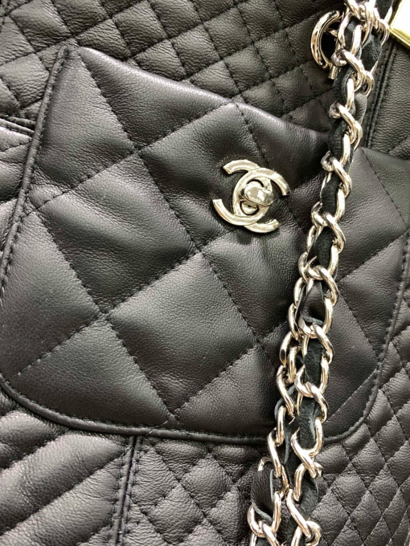 CHANEL Classic iconic Chain-Strap lambskin Skirt