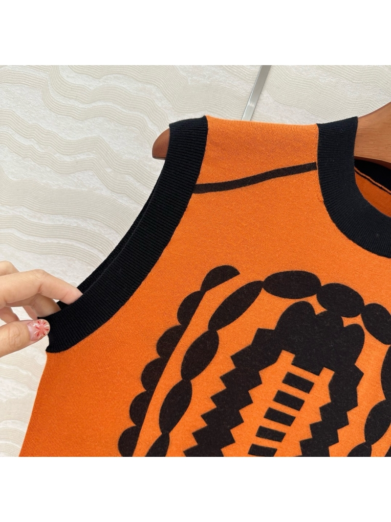 Hermes Coaching Remix Printed Merino Wool Vest - Elegant & Versatile