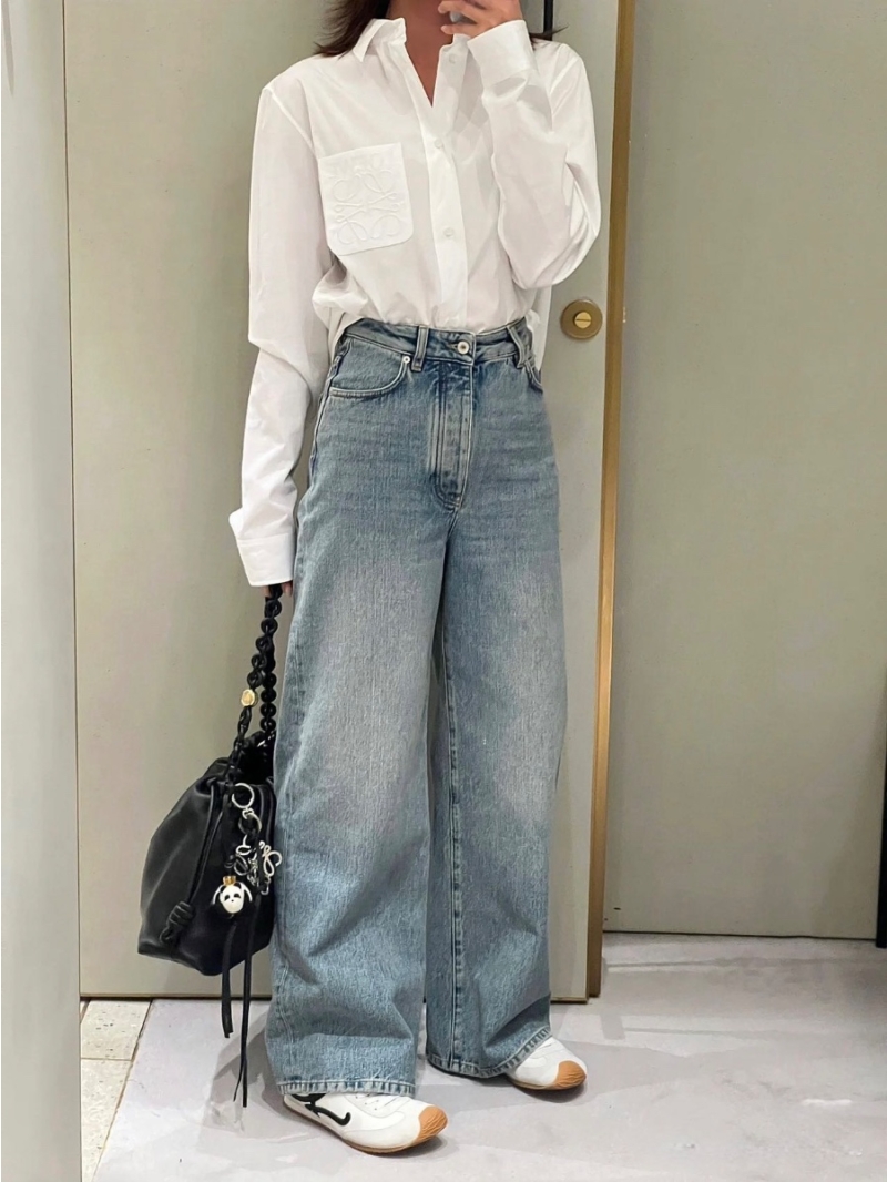 Loewe Unisex Embroidered Logo Relaxed-Fit White Shirt - Minimalist & Chic