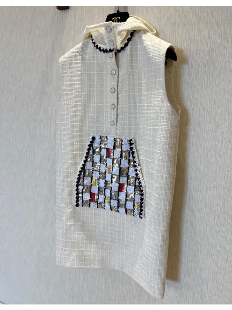 Chanel 25A Limited Edition Hooded Tweed Dress with Grid Pattern - Elegant & Refined