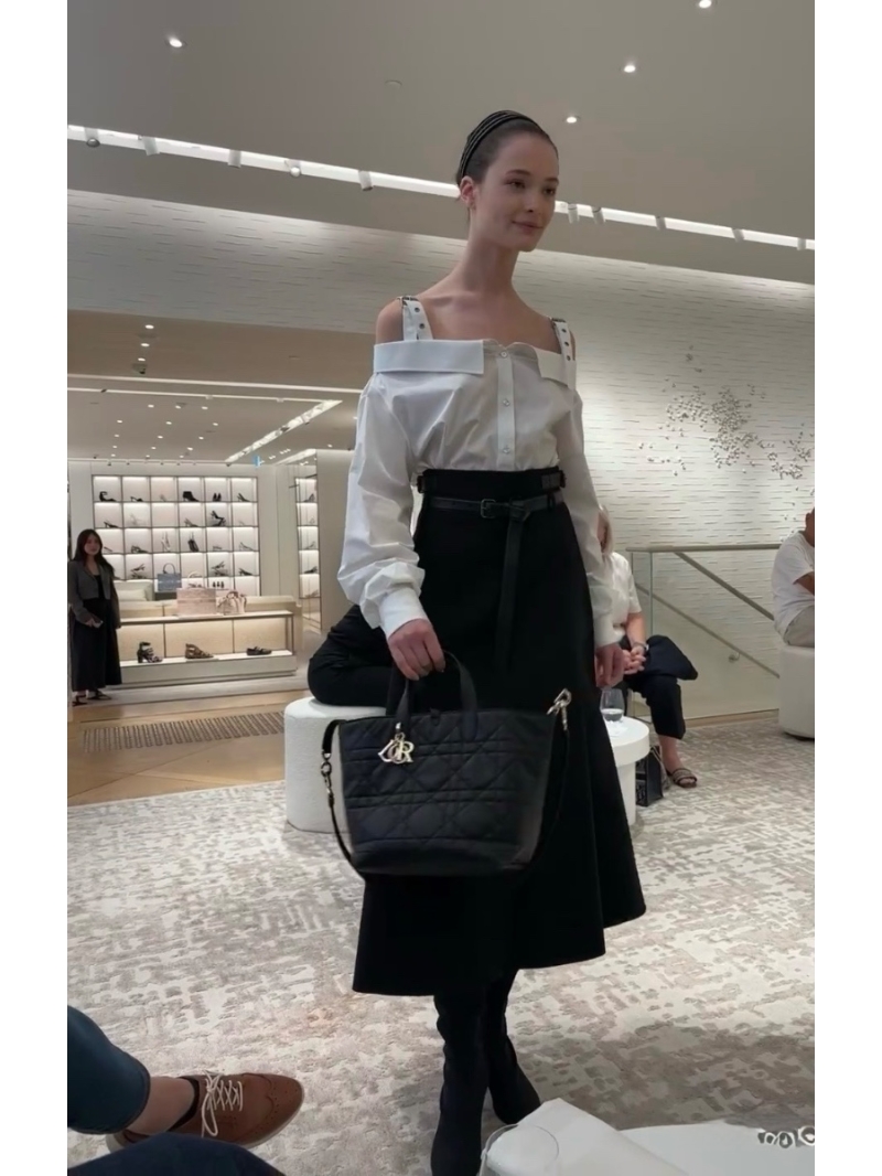 Dior Miss Dior Off-Shoulder Strap Design Cotton Shirt – Jisoo’s Elegant Look White