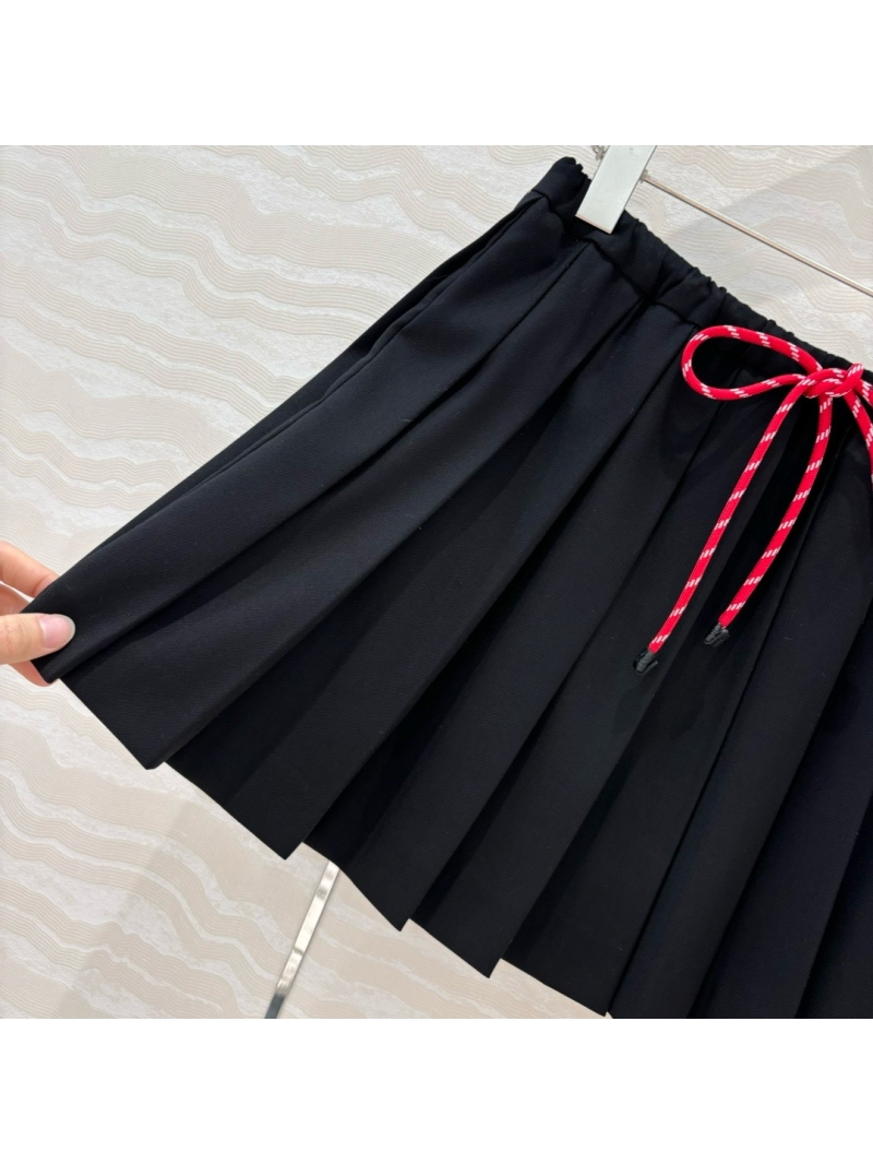 Miu Miu Academy-Style Pleated Short Skirt – Embroidered Detail Navy