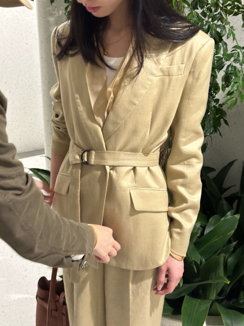 Brunello Cucinelli Two-Piece Belted Linen Blazer with Curved Vest Beige