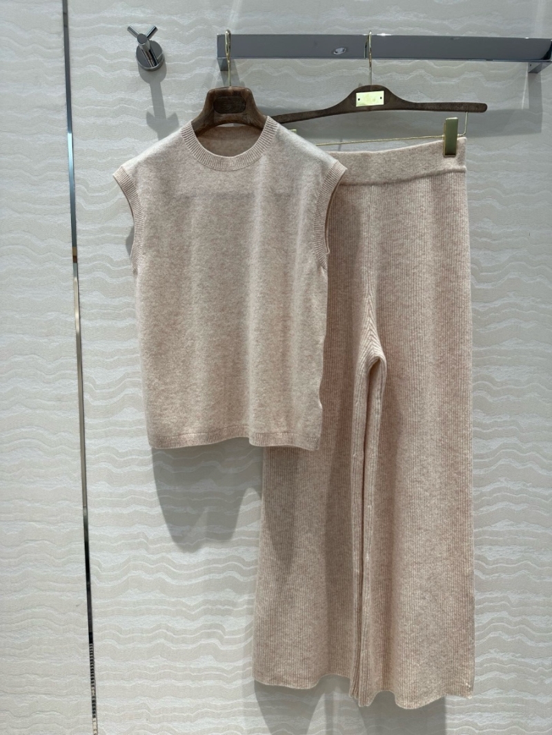 Loro Piana Luxury Cashmere Knit Set - Vest & Wide-Leg Pants Beige
