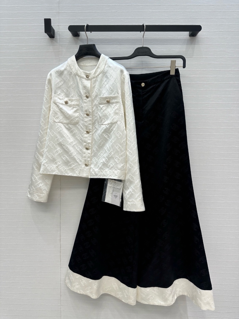 Chanel Luxe Black & White Silk Flared Pants - Exclusive Elegance