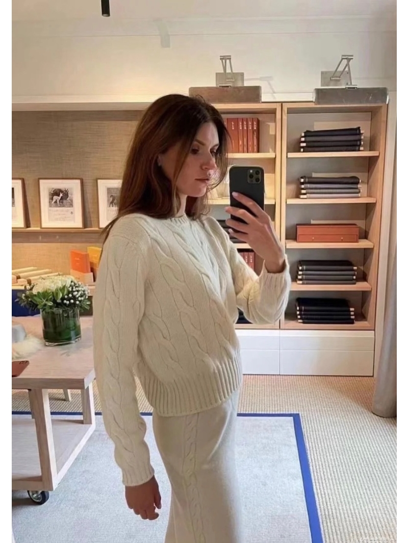 Loro Piana Luxe Cashmere Set in White - Classic Round Neck Top with Wide-Leg Pants