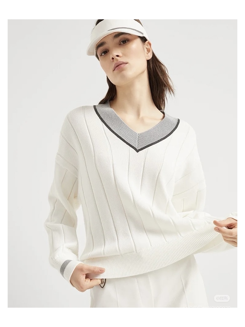 Brunello Cucinelli Exclusive V-Neck Cashmere Sweater in Color-Block Design