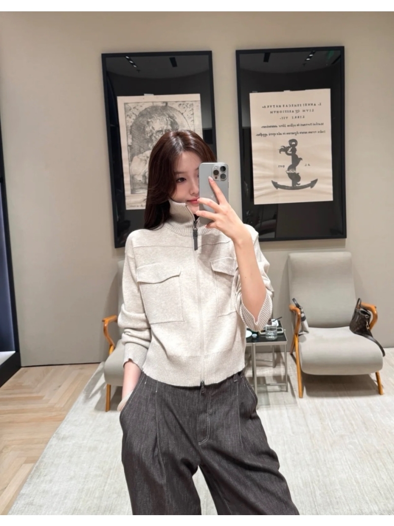 Brunello Cucinelli Exclusive Imported Cashmere Knit Collared Jacket in Beige