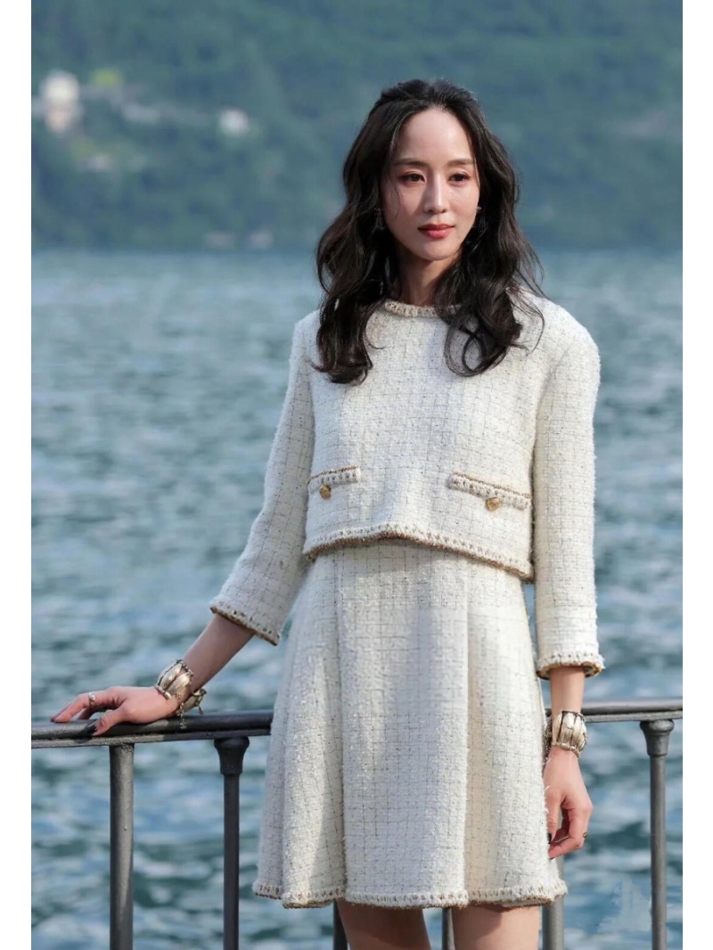 Chanel 25A Luxe Handcrafted Sleeveless Knit Dress in Cream