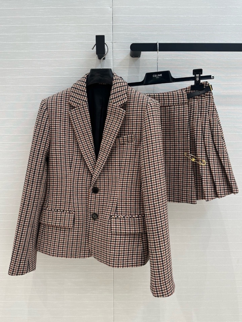 Celine British-Inspired Wool Blend Houndstooth Blazer