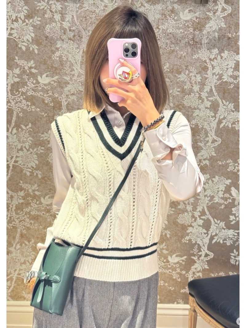 Ralph Lauren Purple Label Luxe Cashmere & Silk Cable-Knit Vest in Classic Tennis-Inspired Colorway