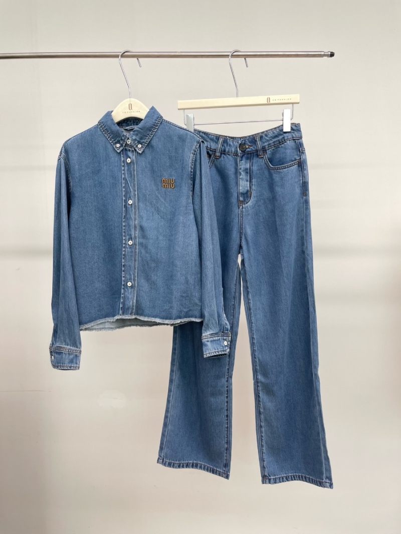 Miu Miu Spring/Summer 2024 Vintage Blue Soft Denim Cropped Shirt