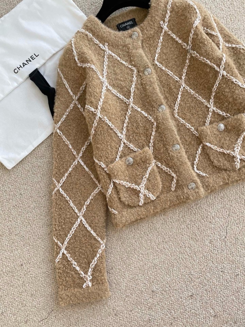 Chanel Coco Neige Ski Hand-Stitched Diamond Pattern Cashmere Wool Knit Buttoned Cardigan Beige