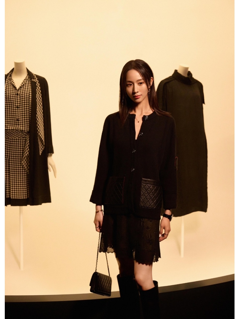 Chanel 2024 Early Autumn Leather Pocket Cashmere Coat - Luxurious, Elegant, and Timeless