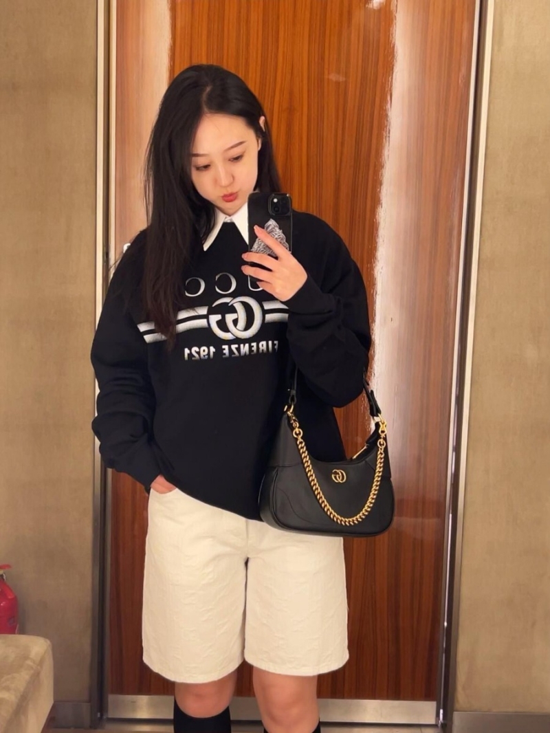 Gucci Fall/Winter Striped Logo Crewneck Sweatshirt – Black