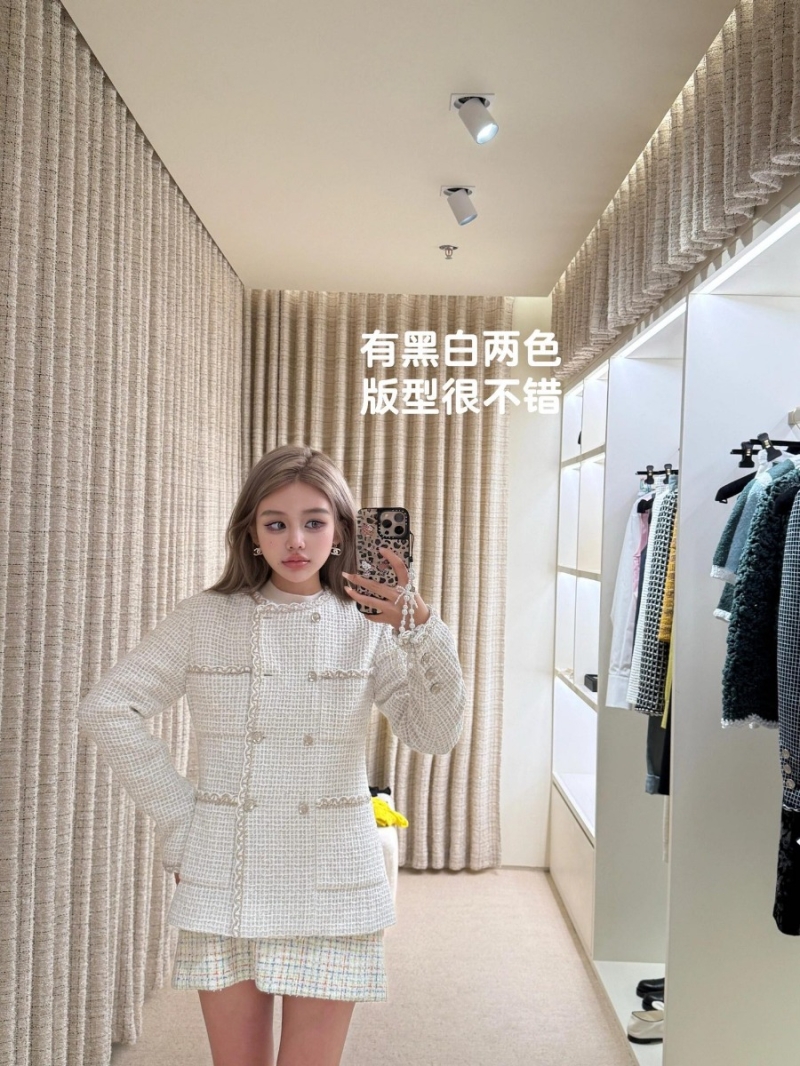 Chanel 24FW Fall/Winter Collection Textured Wool Tweed Double-Breasted Jacket – Gray/White Plaid