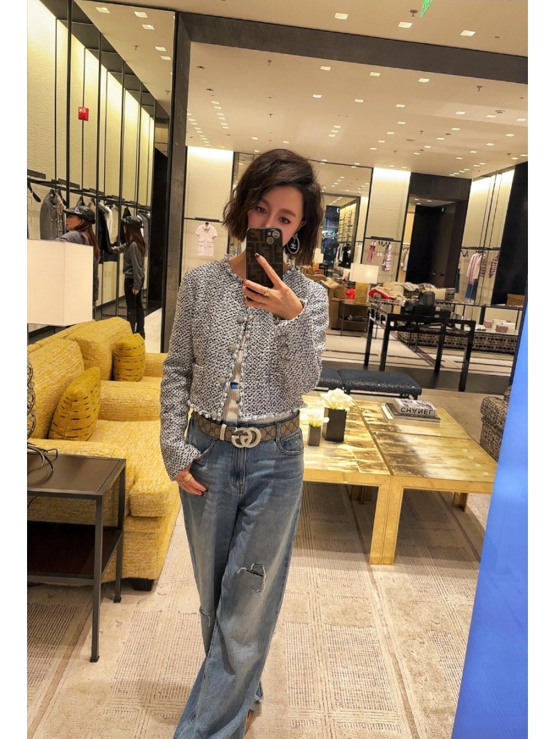 Chanel 25Ss Early Spring Elegant Pearl-Embellished Coat in Blue & White