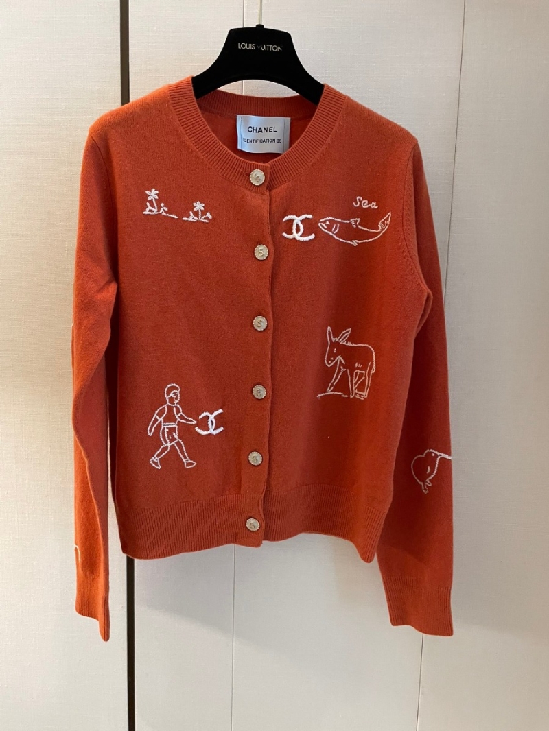 CHANEL Embroidered Cardigan – Stylish and Versatile Wardrobe Essential. Vibrant Orange