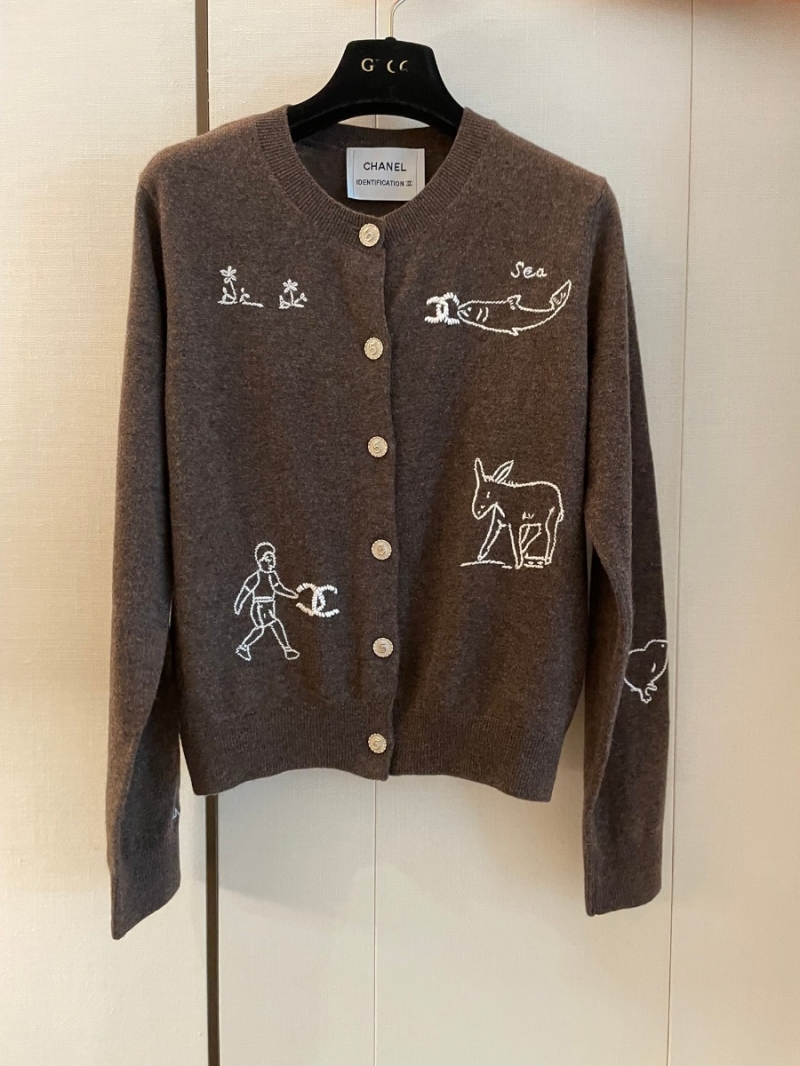 CHANEL Embroidered Cardigan – Stylish and Versatile Wardrobe Essential. Rich Brown