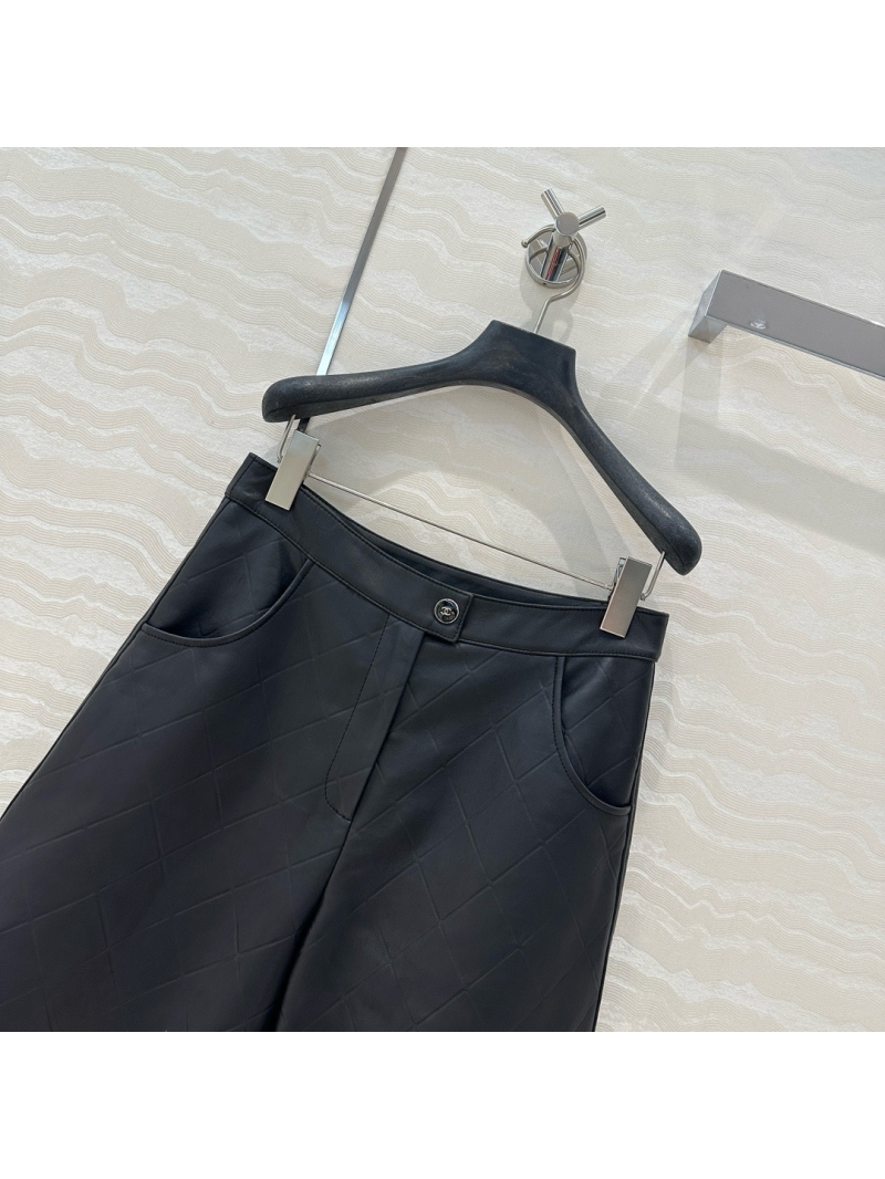 Chanel 25SS Imported Quilted Lambskin Bermuda Shorts – Chic and Sophisticated