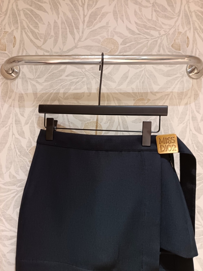 Miss Dior Wool Silk Blend Skirt Shorts (Black)