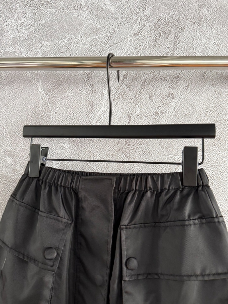 Prada Modern Sleek Double-Pocket Skirt Black