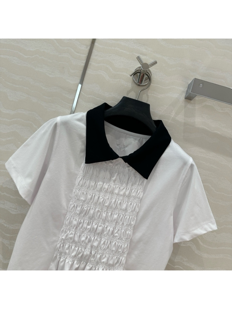 Chanel 25P Coco Embroidered Logo Cotton Short-Sleeve T-Shirt White – Elegant and Youthful