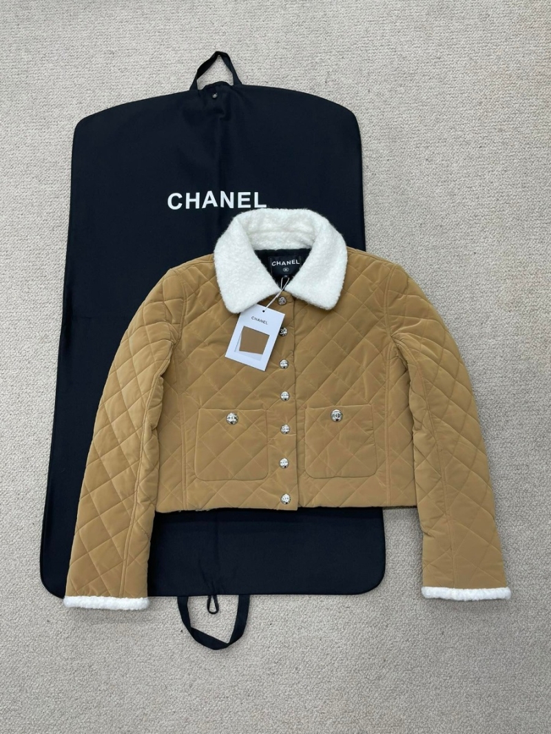Chanel 24 Ski Collection Quilted Shearling-Collar Padded Jacket. Camel