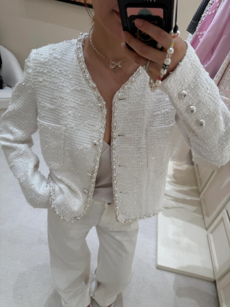 Chanel 25P Exquisite Tweed Jacket in Classic White
