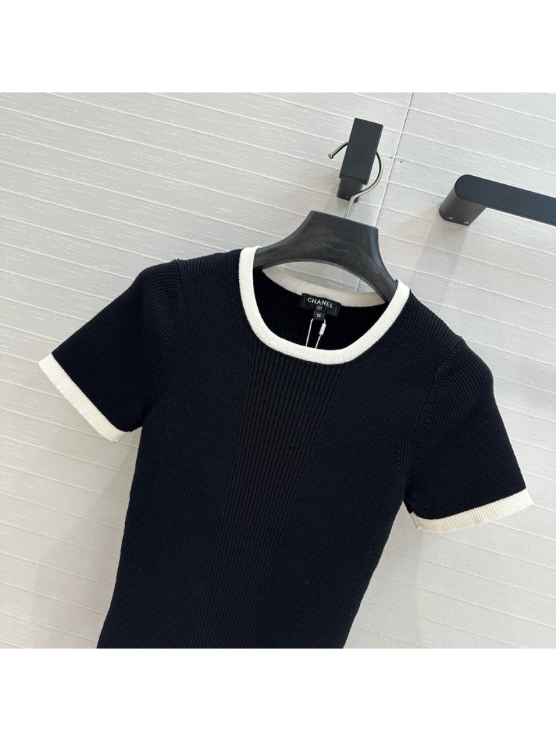 Chanel 25SS Contrast Trim Slim-Fit Knit Top Black – Elegant and Versatile