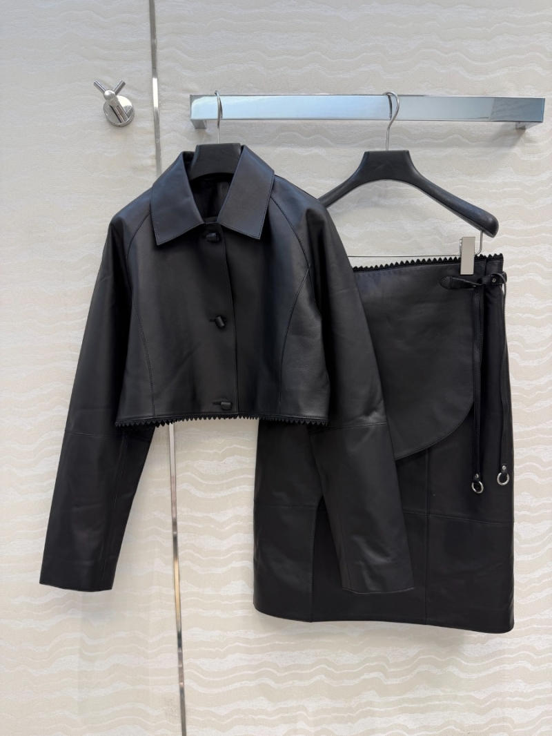 Hermès Limited Edition 100% Goatskin Lace-Trim Cropped Leather Jacket - Black