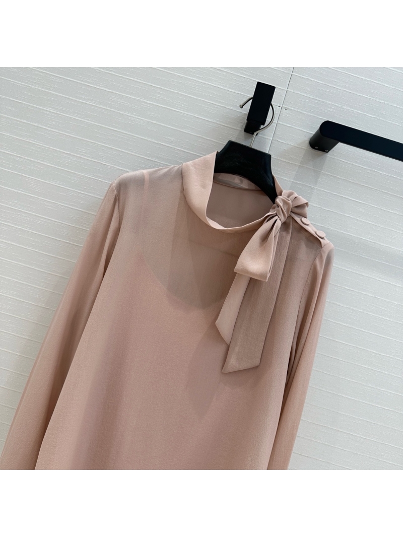 Gucci Silk Blouse with Bow-Tie Collar Lotus – Elegant and Timeless