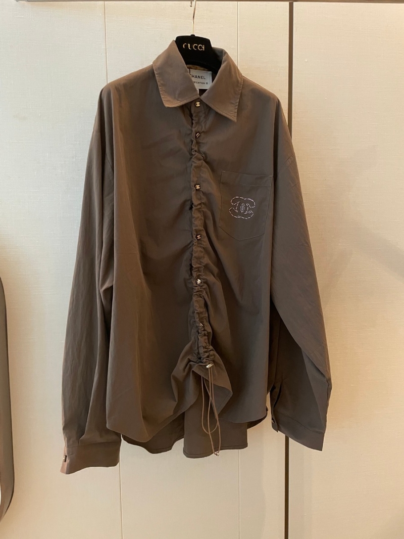 Chanel CC Vintage Collection Stylish Button-Up Shirt - Brown